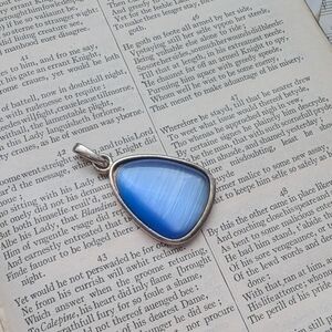 Elegant Blue Pendant Necklace Charm